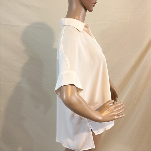 Rachel Zoe short sleeve high low button up blouse with side slits - Picture 3 of 8
